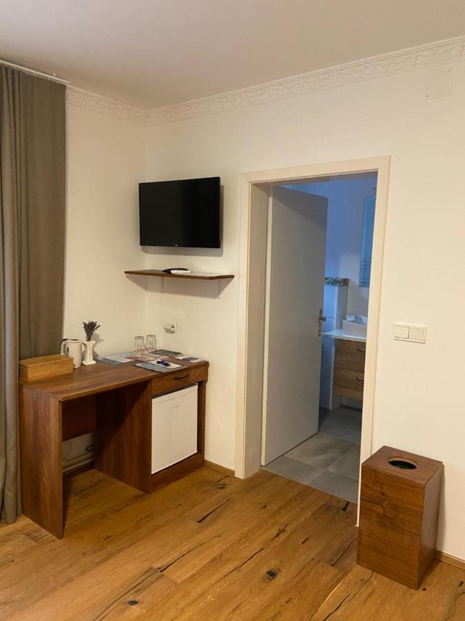 Sobe Djurdjevic Hotel Zatonje Bagian luar foto